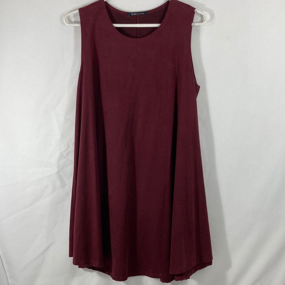 Maroon velvet sleeveless dress